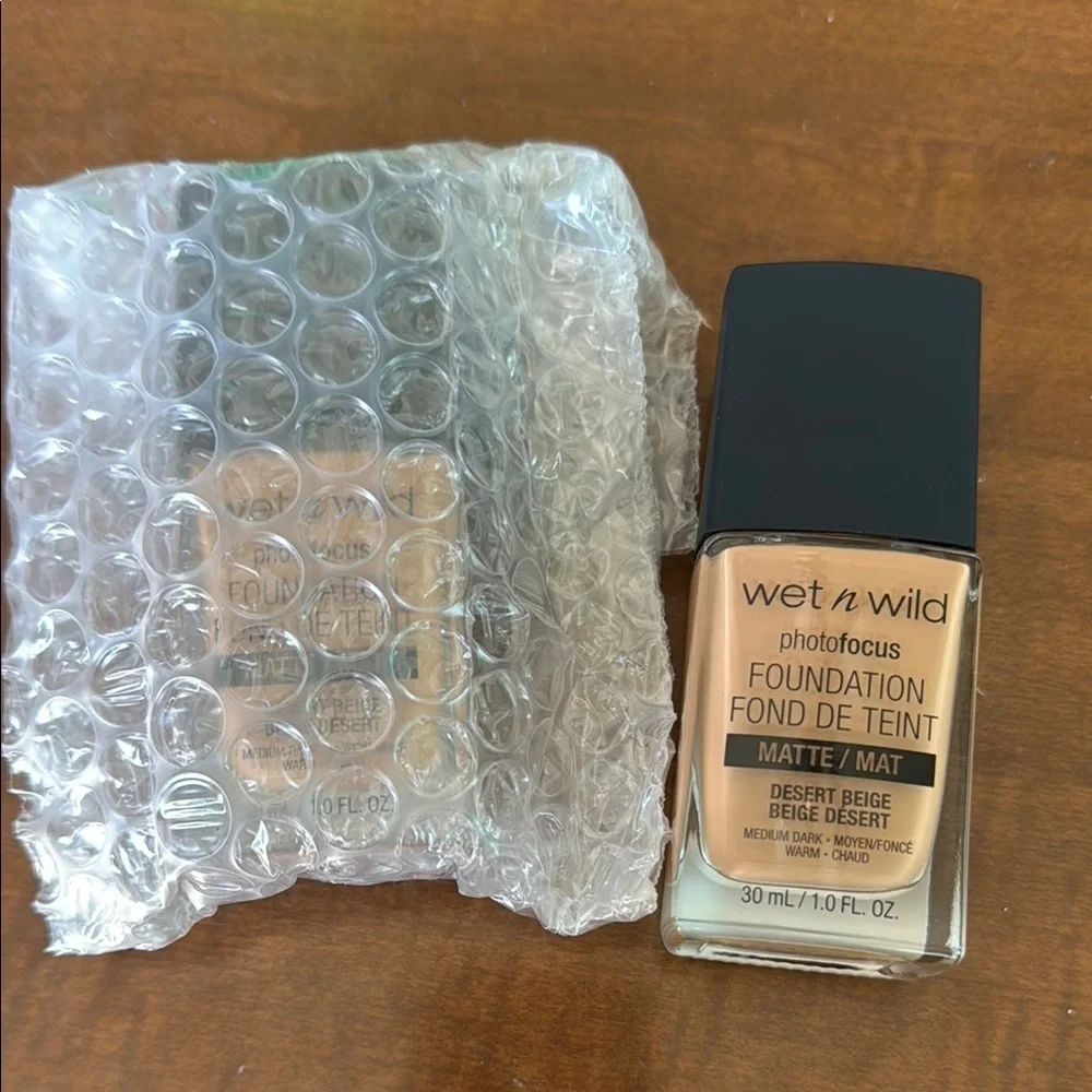 Wet n Wild Photo Focus Foundation Desert Beige Set of 2